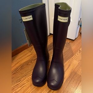 NWT Hunter Field Huntress Dark Iris Size 7